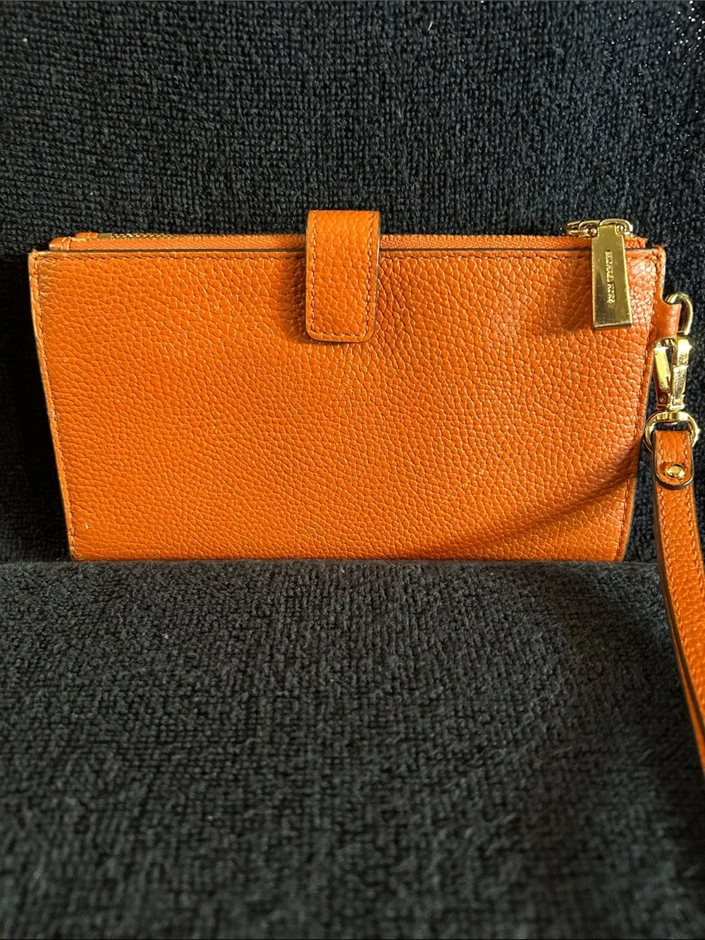 Michael Kors Adele Smartphone Orange Pebbled Leather Wristlet Clutch Gold Logo